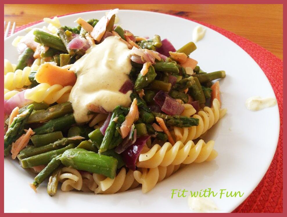 Fusilli salmone e asparagi con panna al curry light