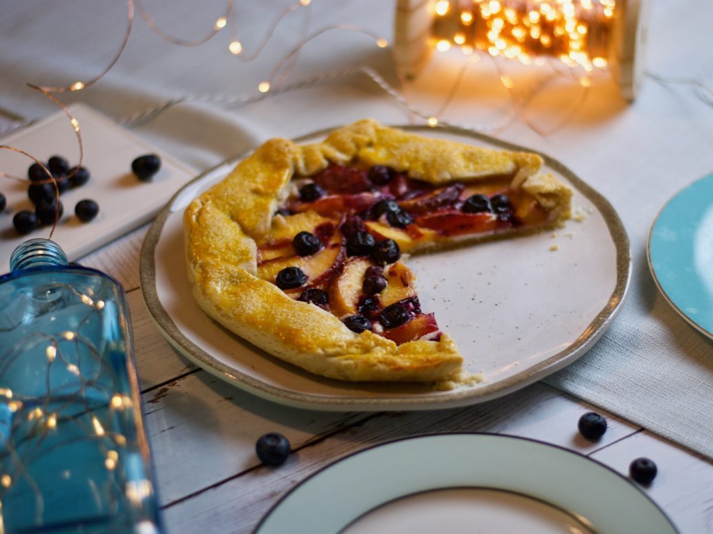 Galette alle pesche e mirtilli