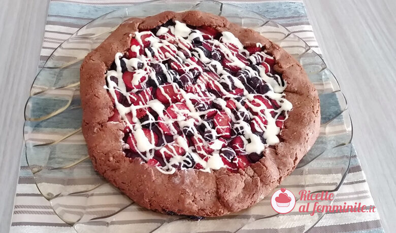 Galette con fragole e mirtilli