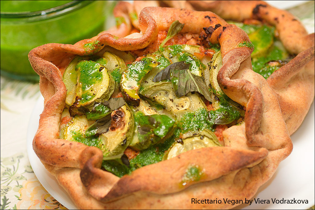 Galette di zucchine con olio al basilico