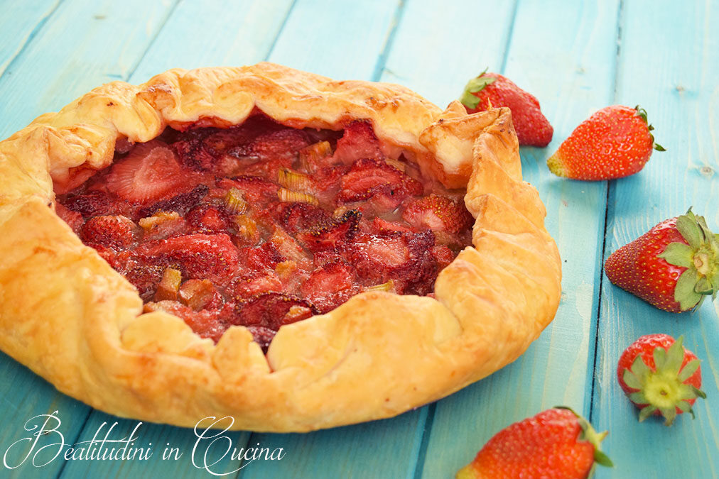 Galette fragole e rabarbaro