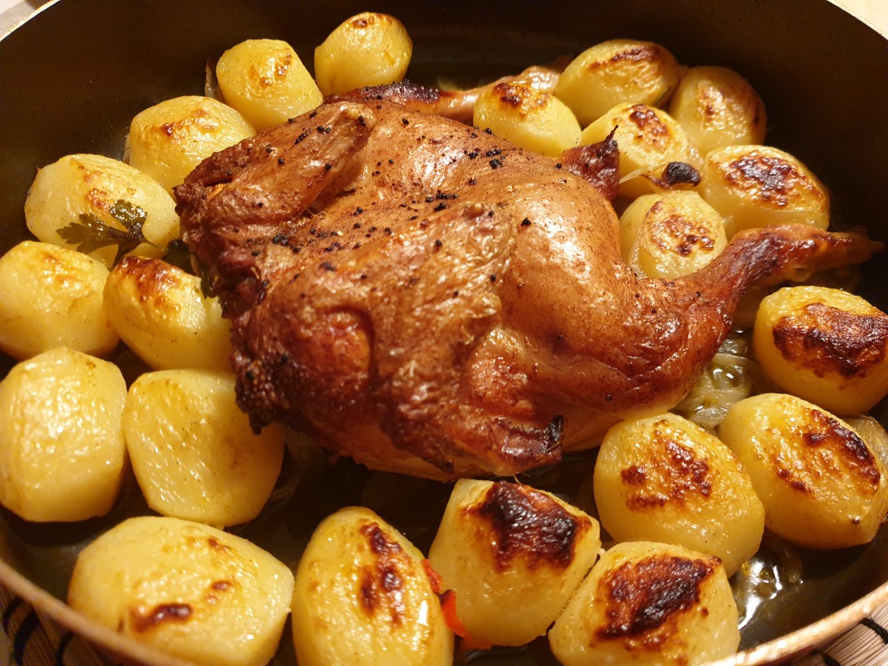 Galletto al forno con patate novelle