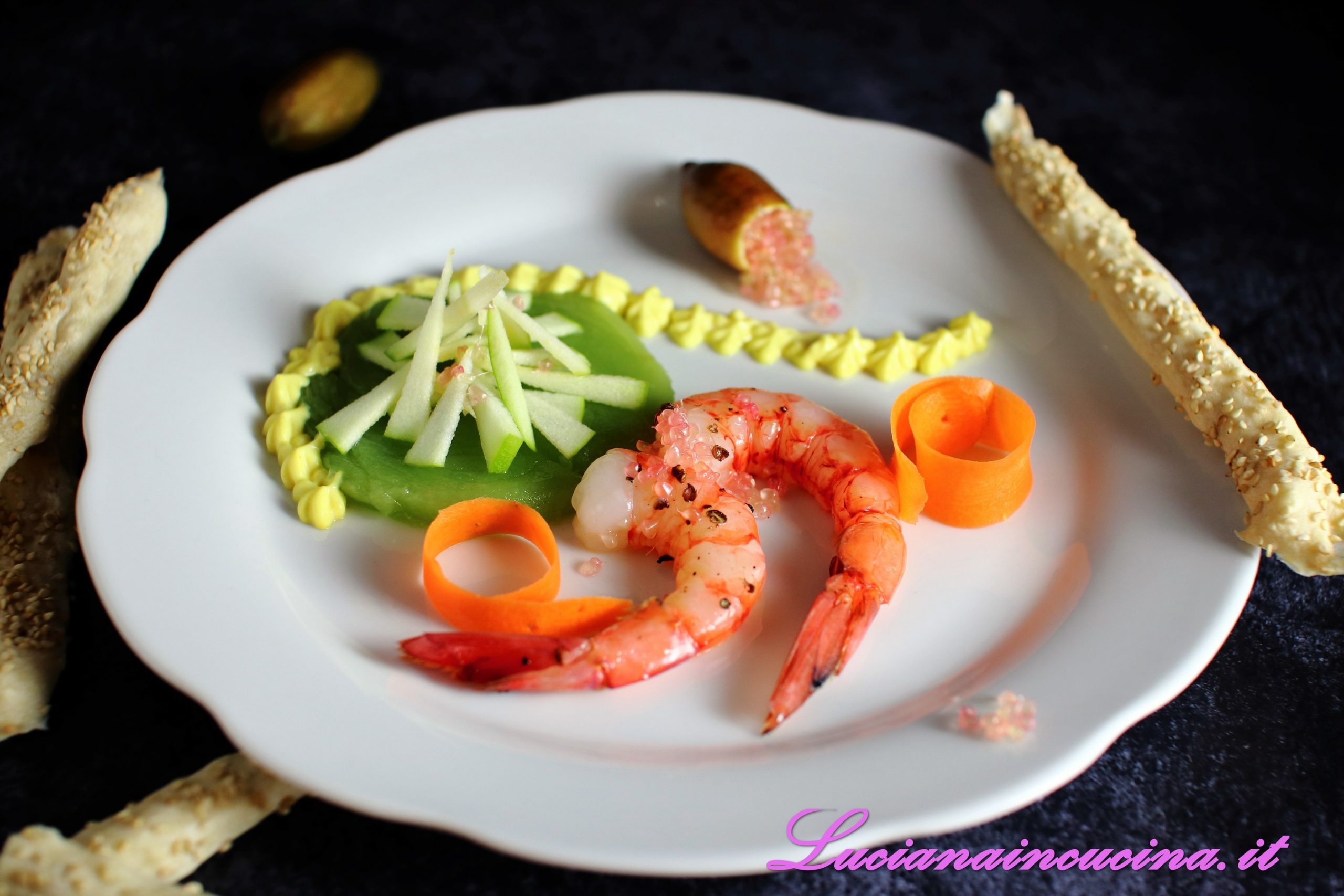 Gamberi marinati e finger lime