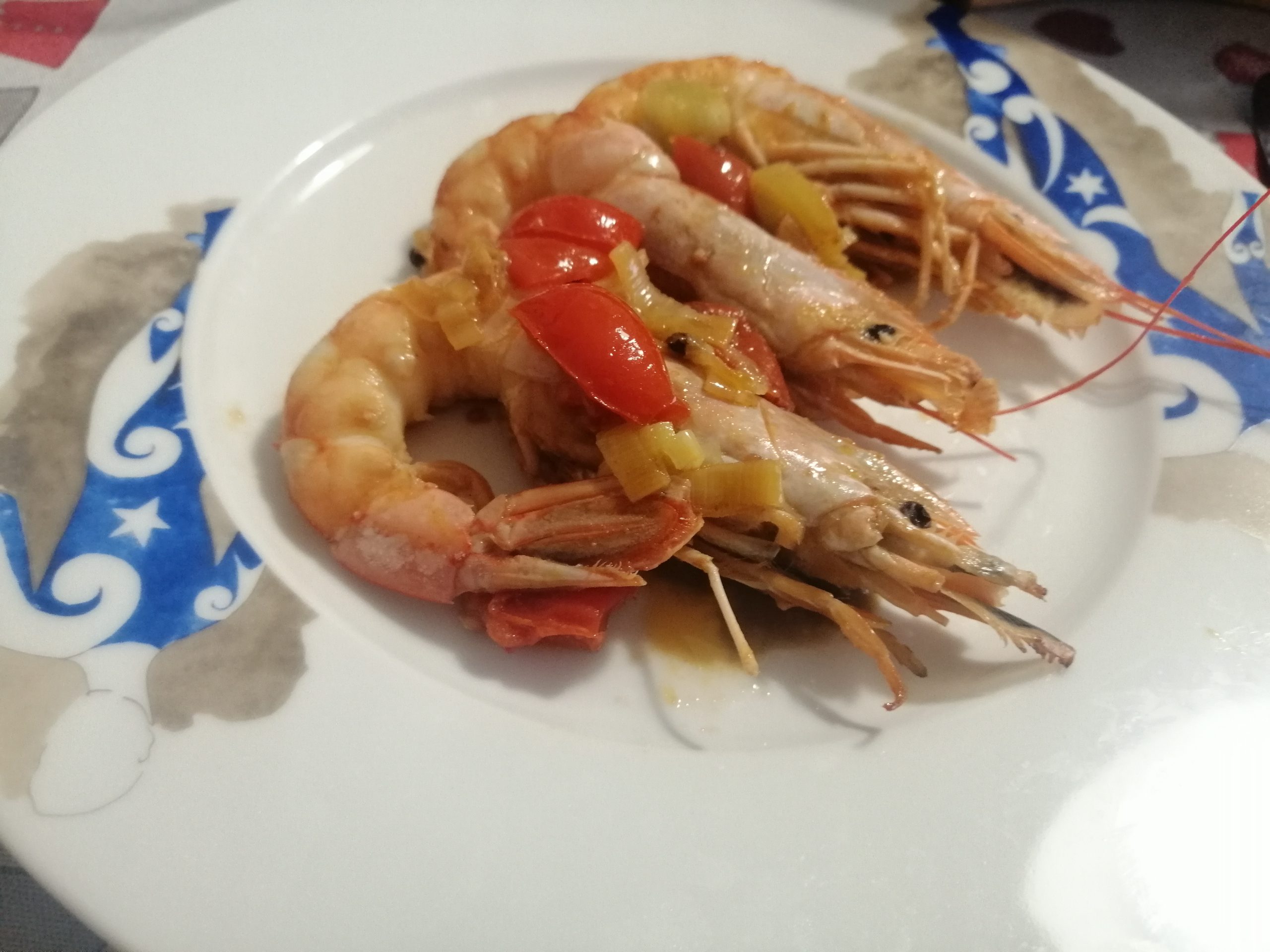Gamberoni spadellati con pomodorini