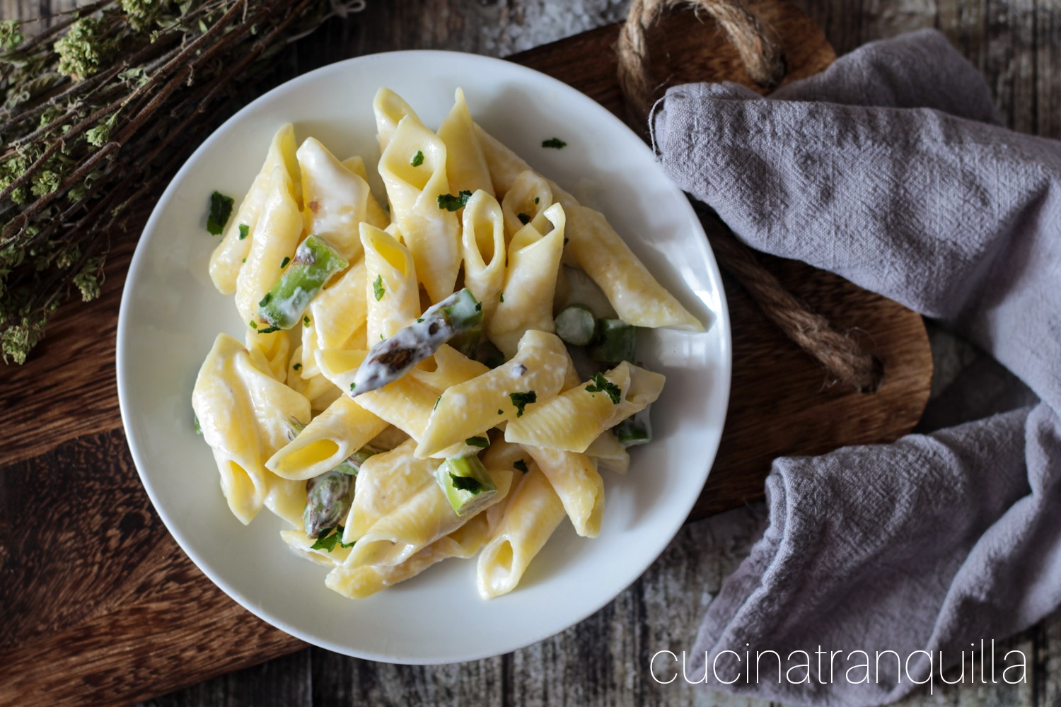 Garganelli con asparagi e formaggio cremoso