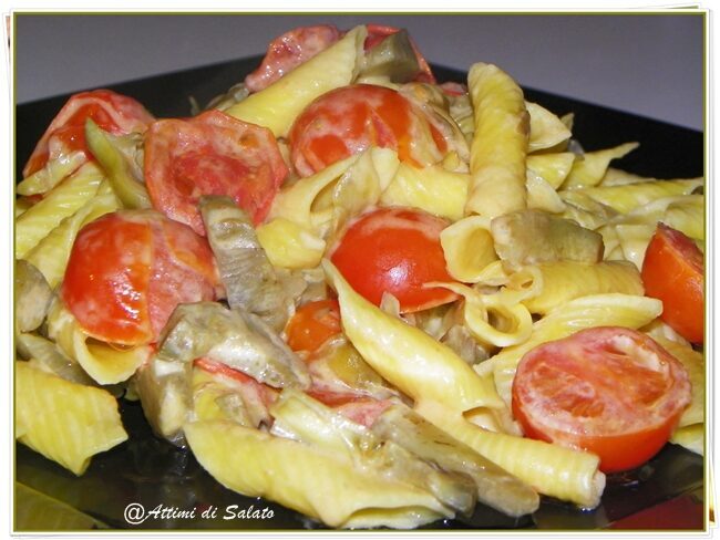 Garganelli con philadelphia carciofi e ciliegini