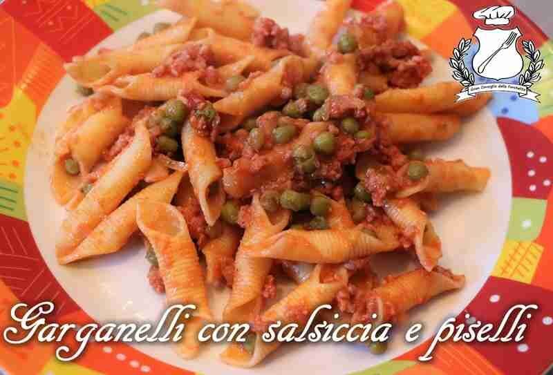 Garganelli con ragù di salsiccia e piselli