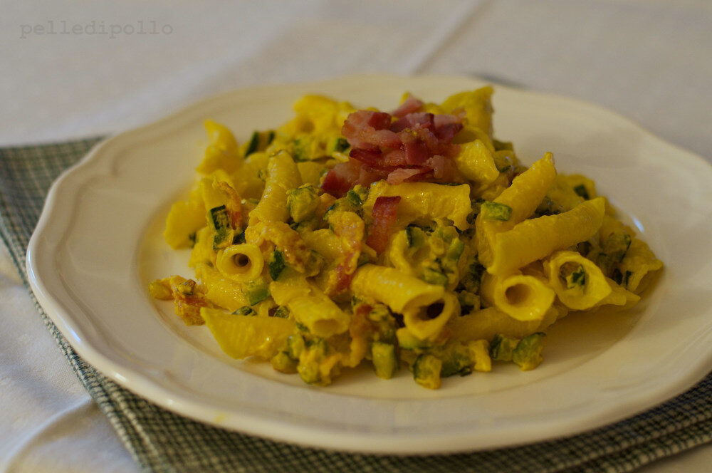 Garganelli con zucchine pancetta e zafferano