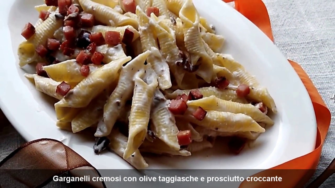 Garganelli cremosi alle olive taggiasche e prosciutto croccante