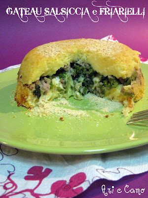 Gateau di patate con salsiccia, friarielli e scamorza affumicata
