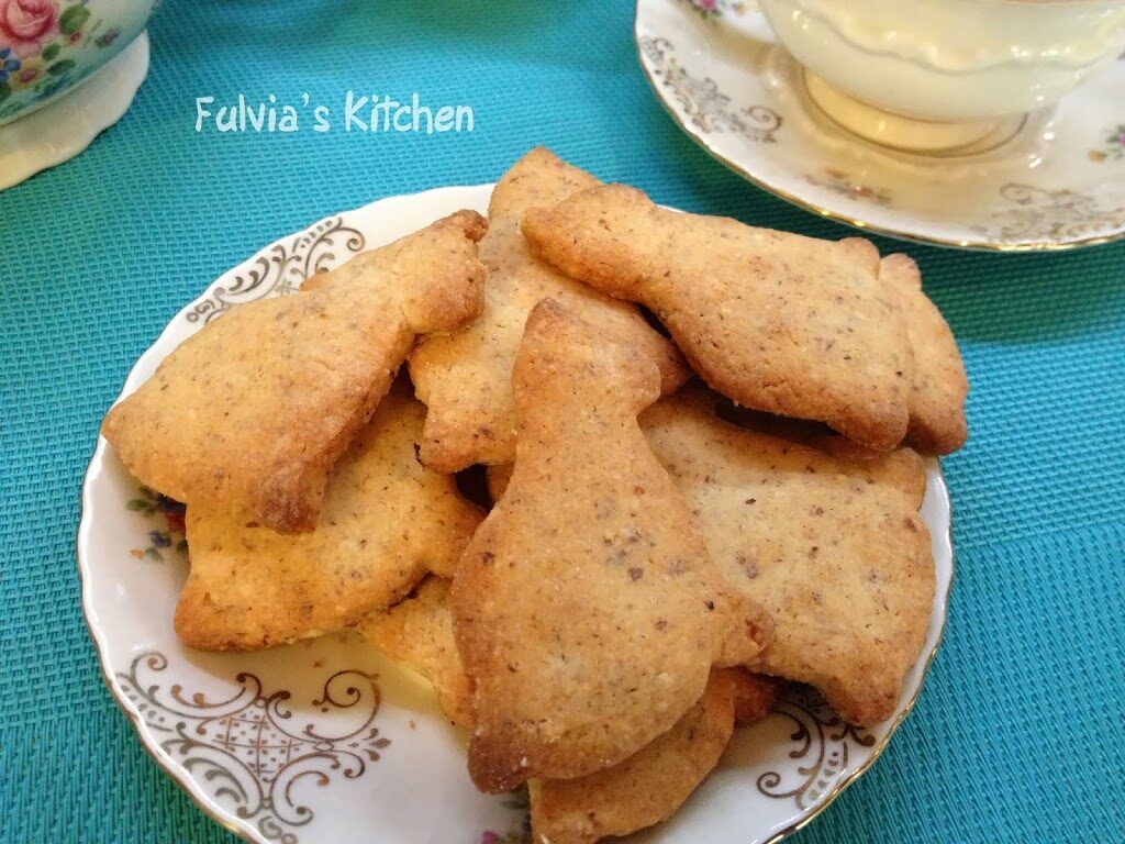 Gattini di pasta frolla alle nocciole