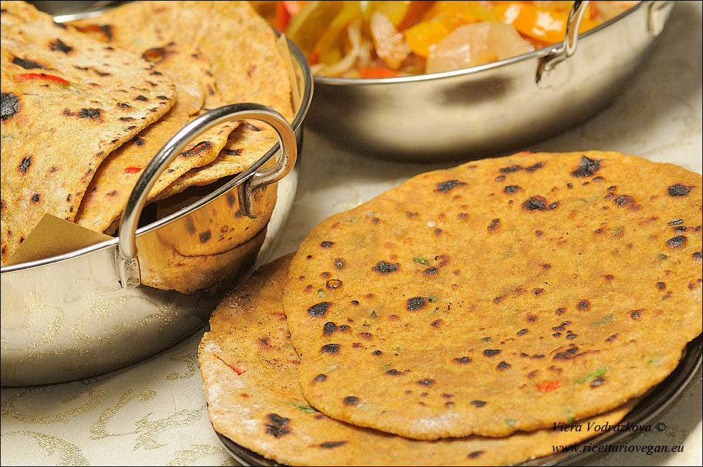 Gehu bajra thepla – pane indiano piatto