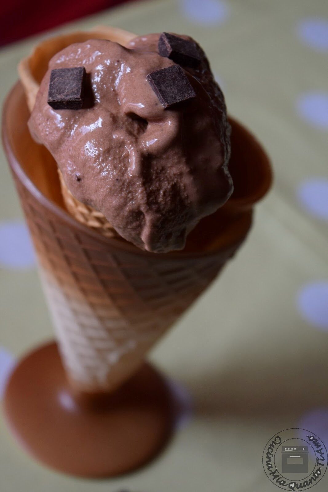 Gelato al cioccolato fondente con latte delattosato (0,1%)
