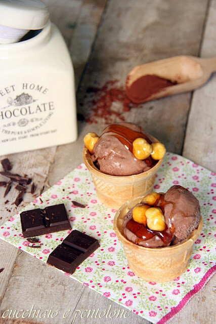 Gelato al cioccolato, nocciole e caramello per mtc