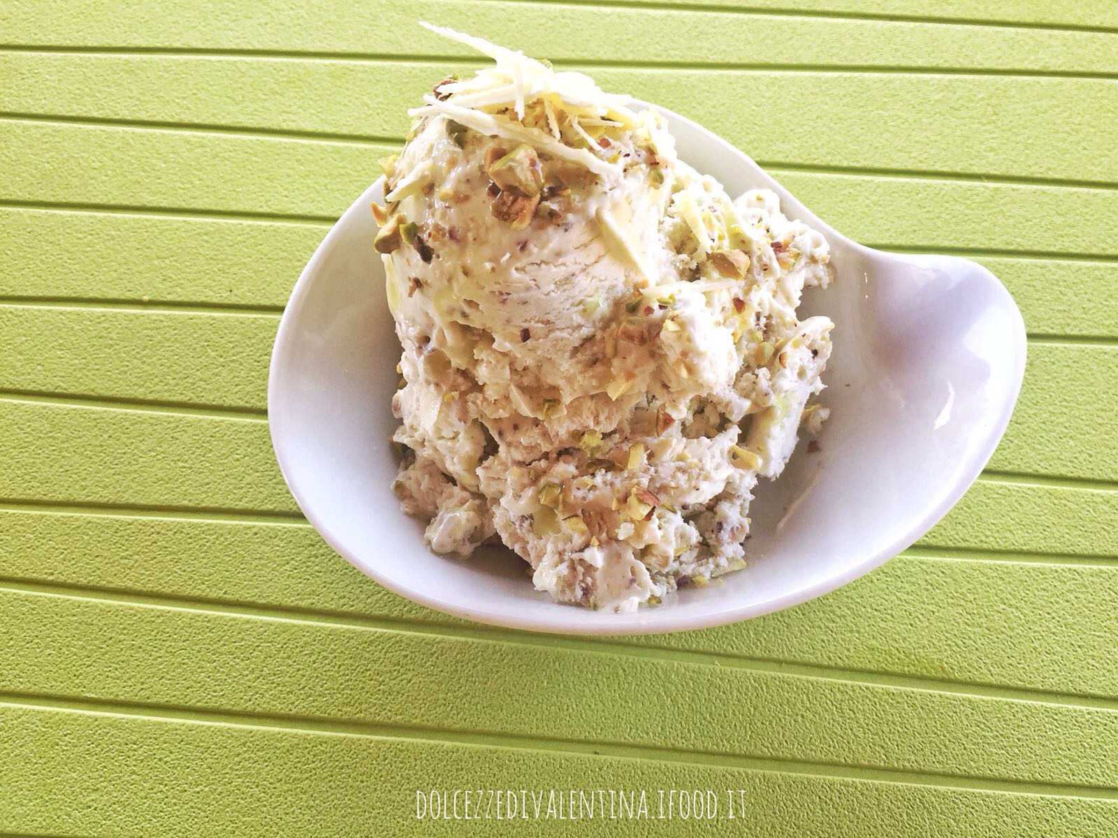 Gelato al pistacchio e cioccolato bianco