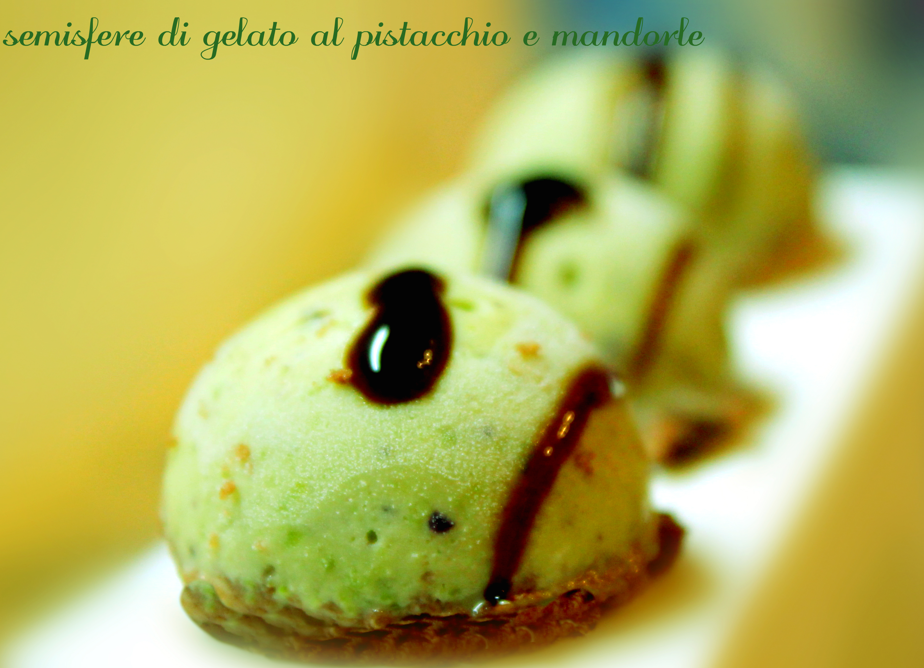 Gelato al pistacchio e mandorle