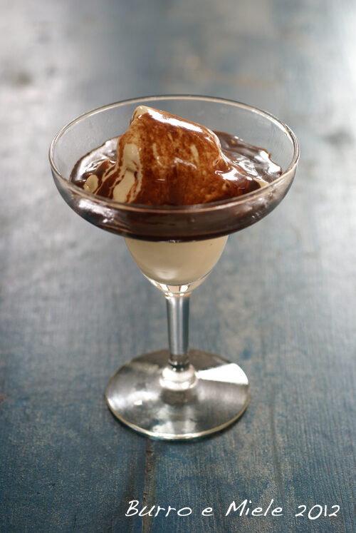 Gelato al té earl grey e “hot fudge sauce” (senza gelatiera)