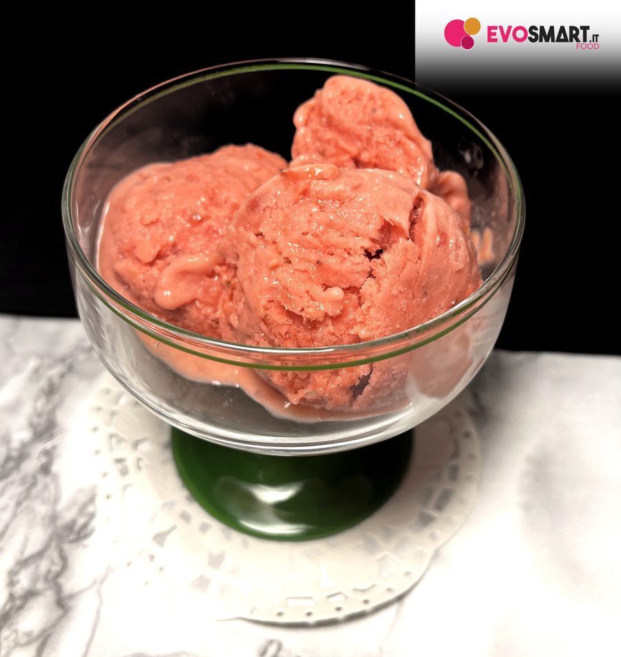 Gelato alla fragola fatto in casa