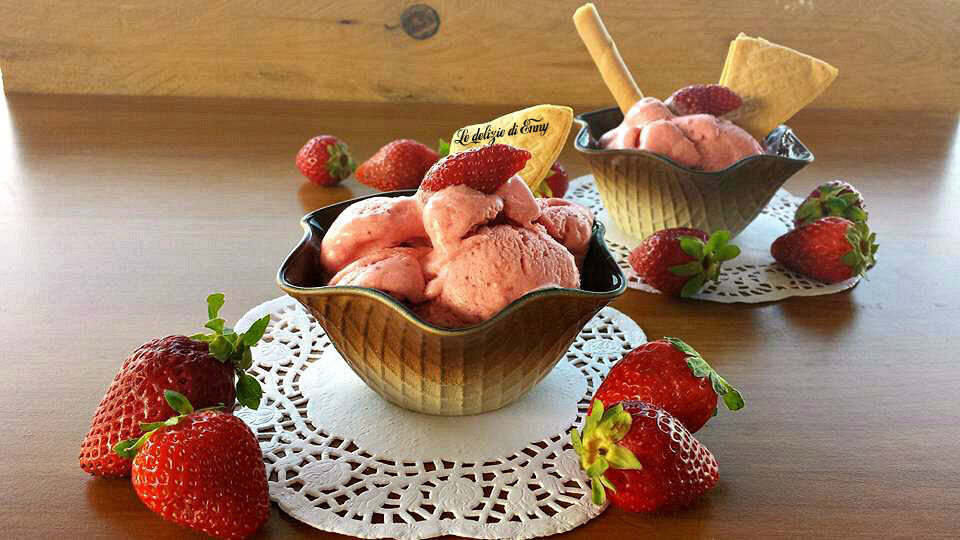 Gelato alla fragola senza gelatiera