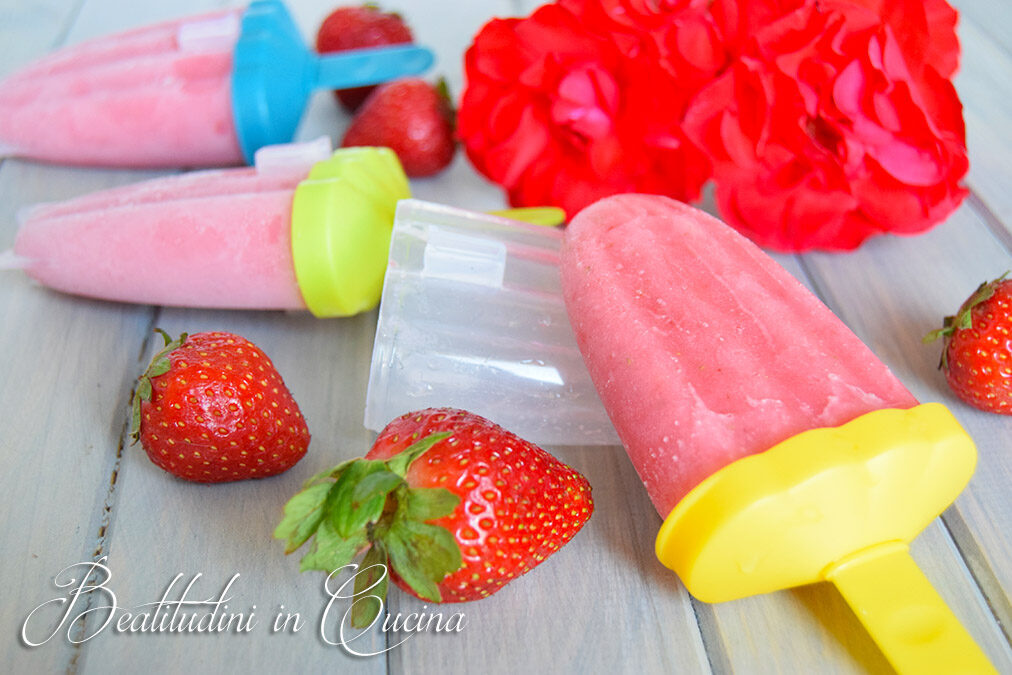 Gelato alle fragole e yogurt senza gelatiera