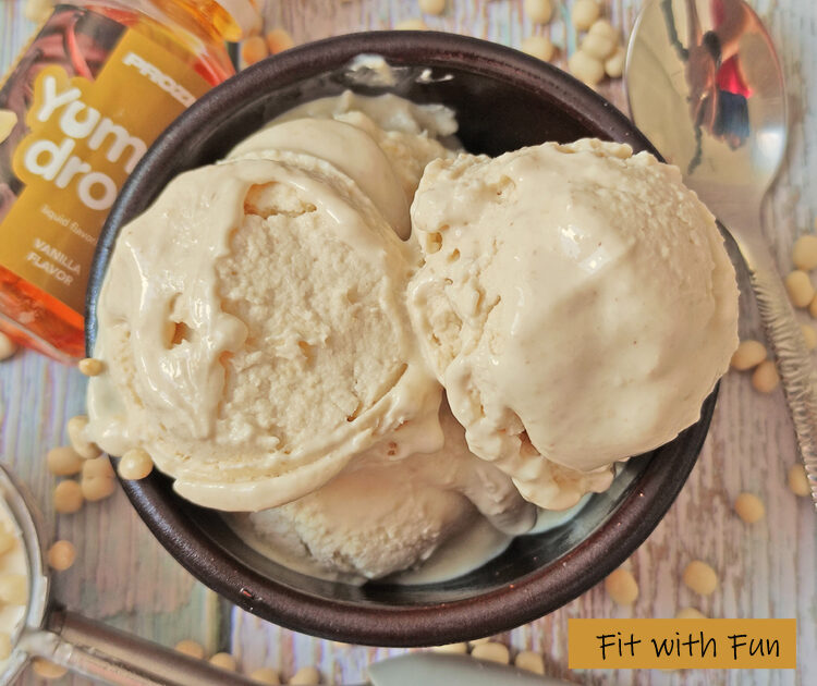 Gelato di skyr e vaniglia proteico low carb senza gelatiera