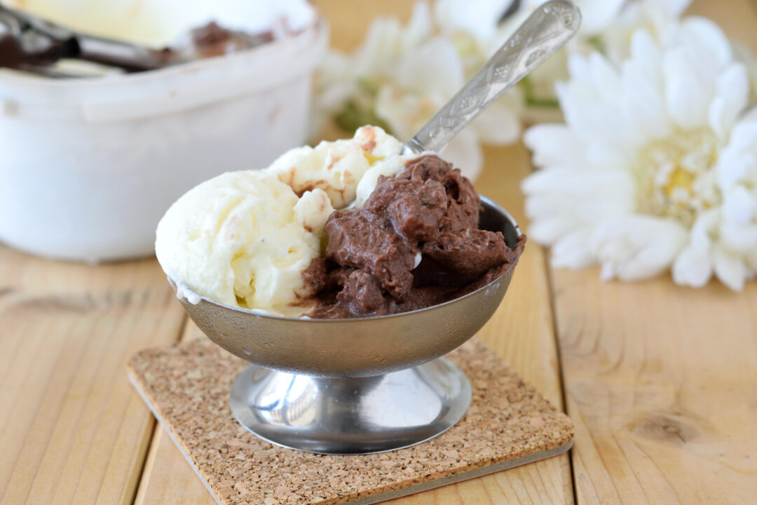 Gelato fatto in casa con il latte condensato (senza gelatiera)