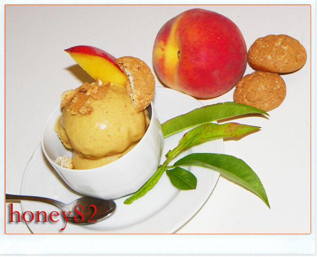 Gelato pesche e amaretti