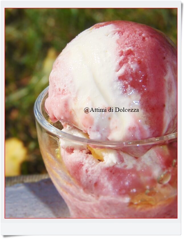 Gelato variegato alla fragola