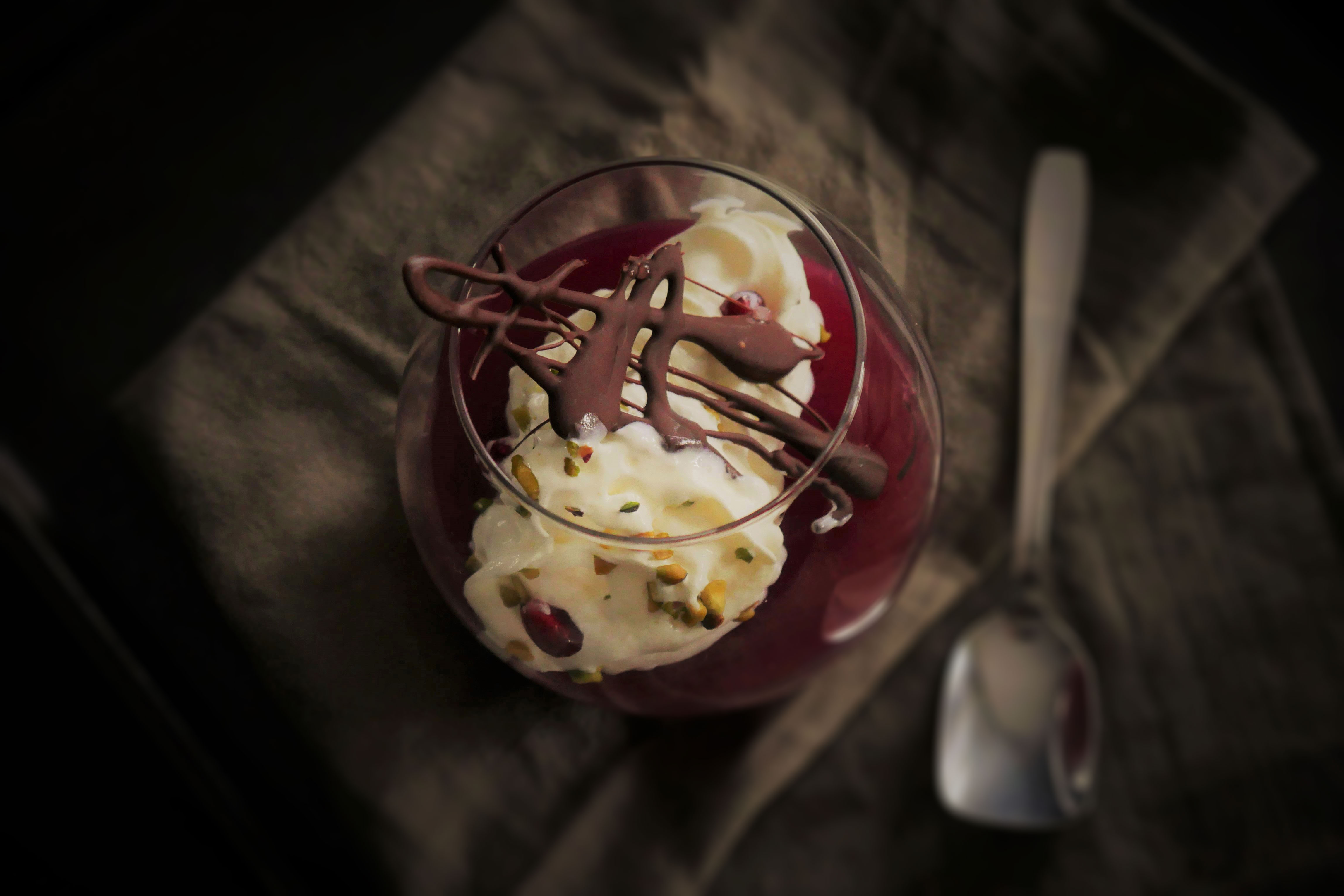 Gelèe di succo di Melagrana con Panna di Riso e Cioccolato