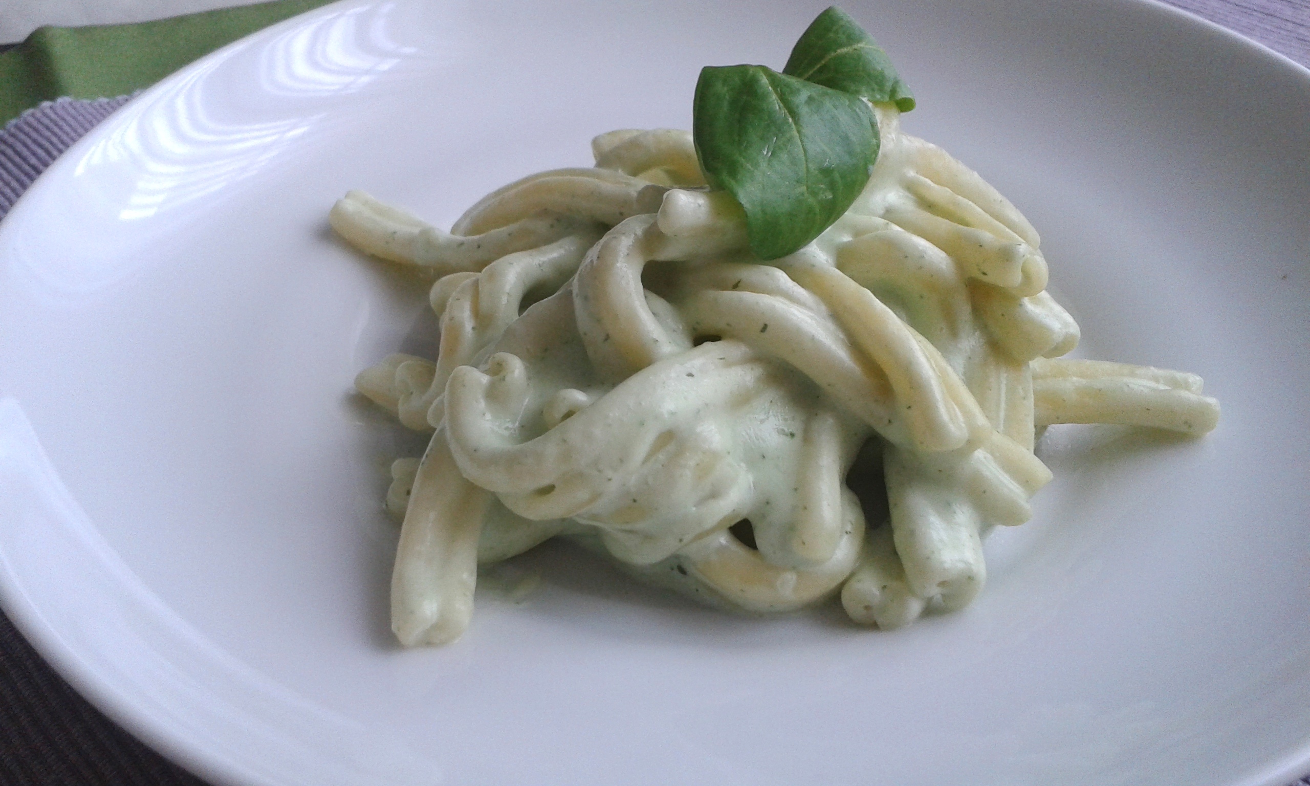 Gemelli alla ricotta e basilico fresco