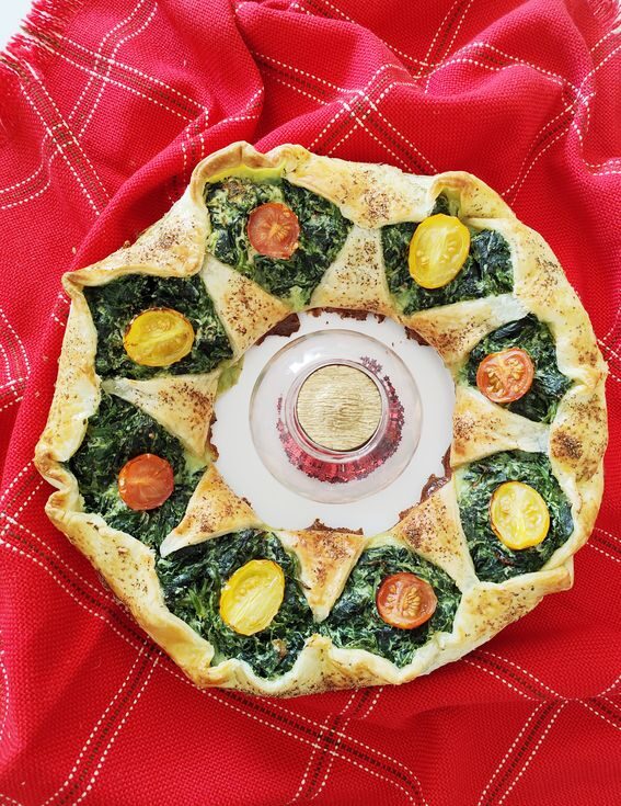 Ghirlanda di pasta sfoglia con spinaci e ricotta