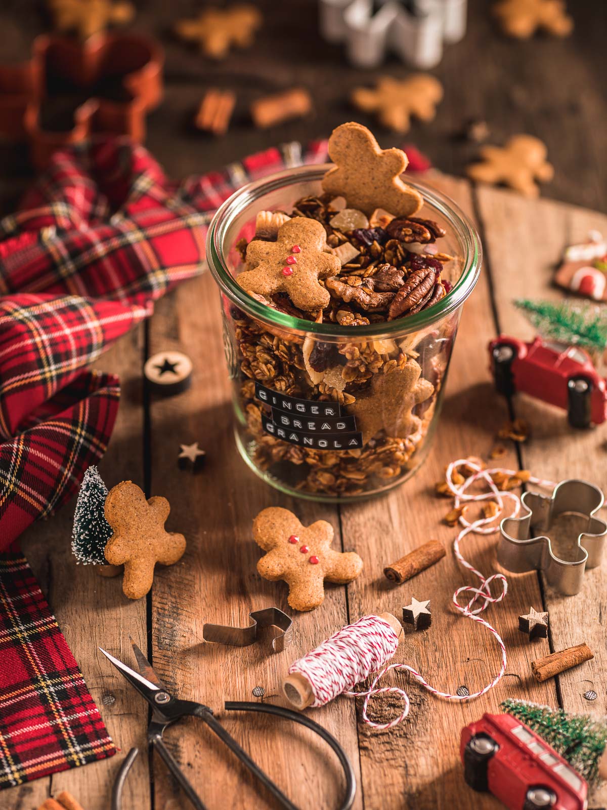 Gingerbread granola | granola al pan di zenzero vegan