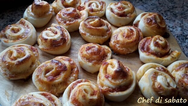 Girandole di pane speck e scamorza