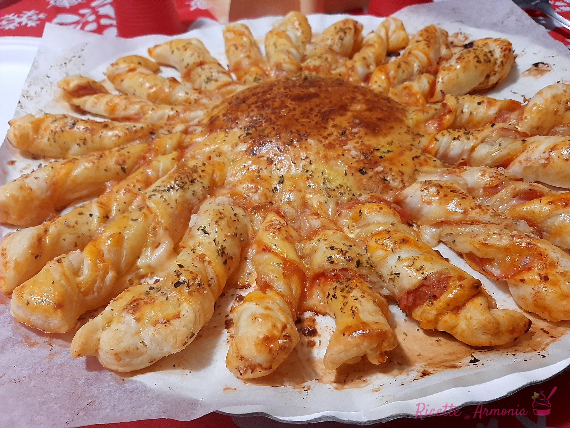 Girasole di pasta sfoglia gusto pizza