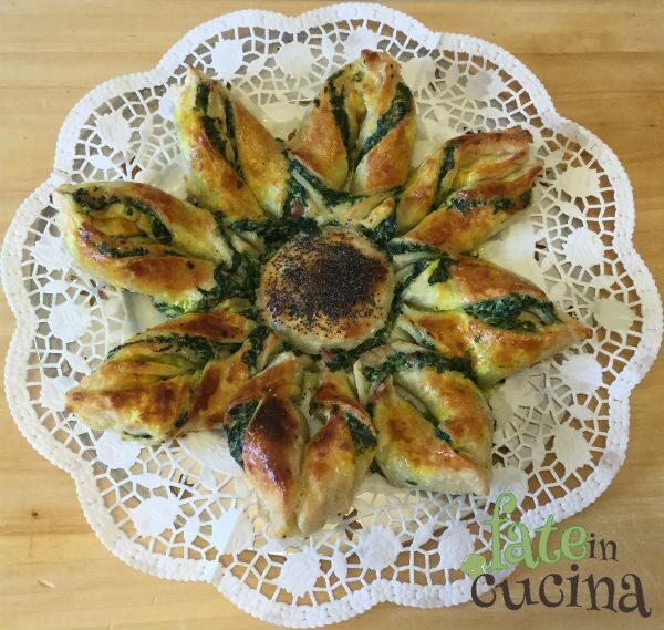 Girasole di pasta sfoglia – torta salata creativa