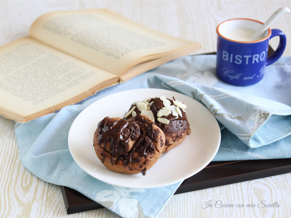 Girelle alla nutella glassate al cioccolato