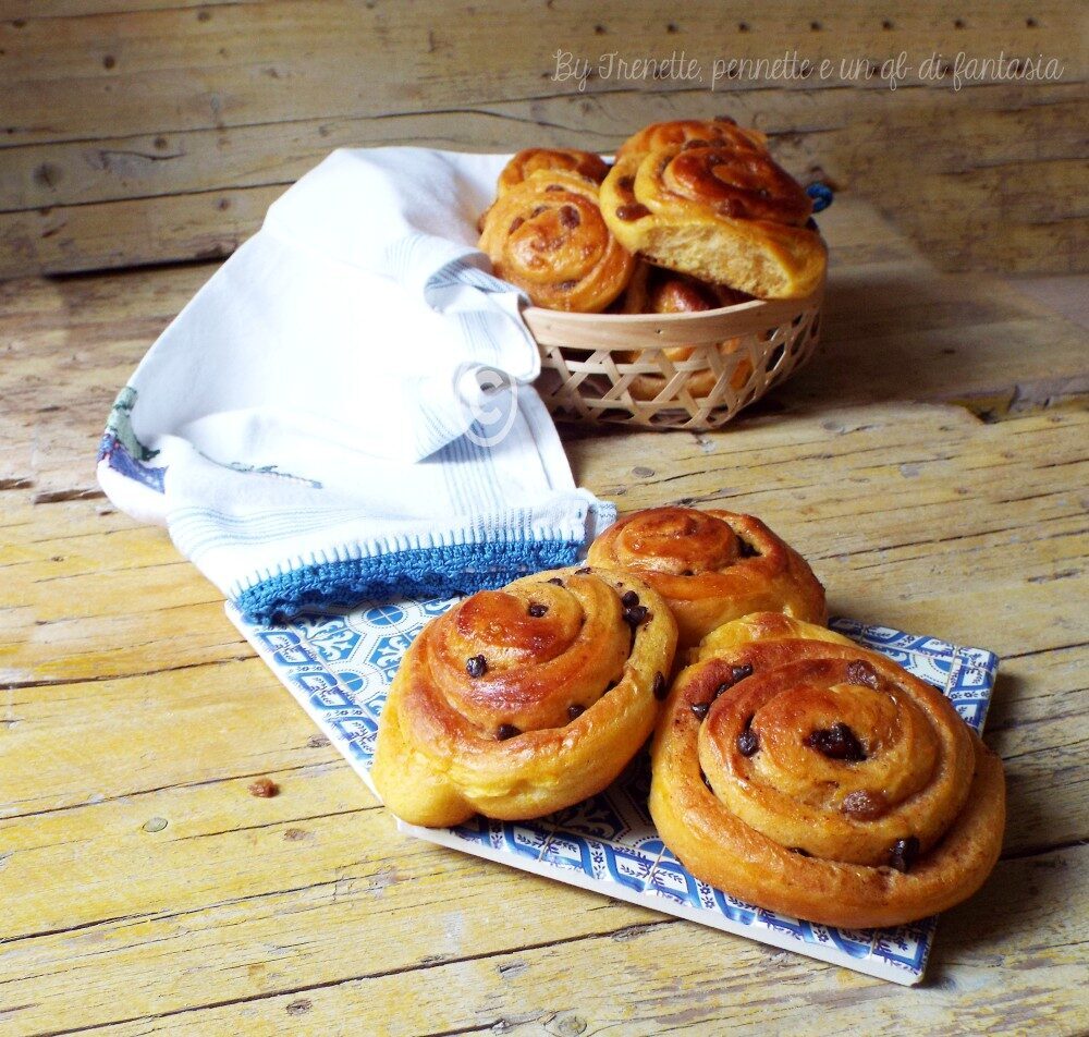 Girelle alla zucca con uvetta e gocce di cioccolato