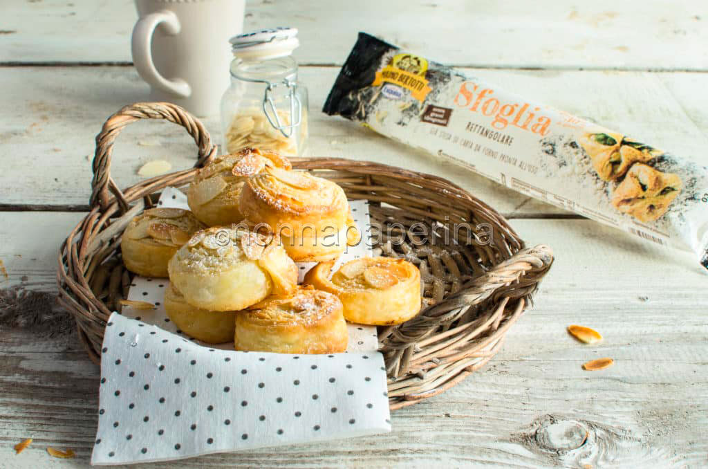 Girelle alle mandorle senza lattosio… ideali all’ora del tè!