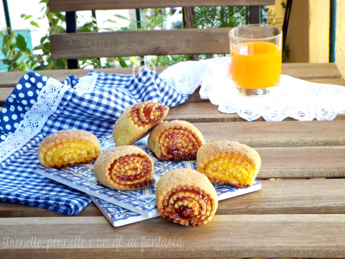 Girelle biscotto con marmellata