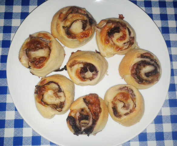 Girelle con salsiccia e radicchio