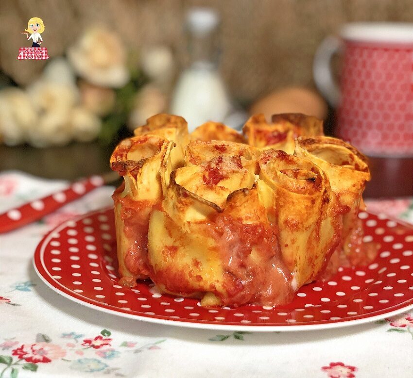 Girelle di lasagne mozzarella e pomodoro