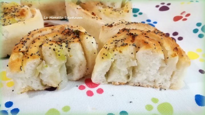 Girelle di pane alle cipolle e timo senza glutine