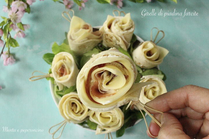 Girelle di piadina farcite