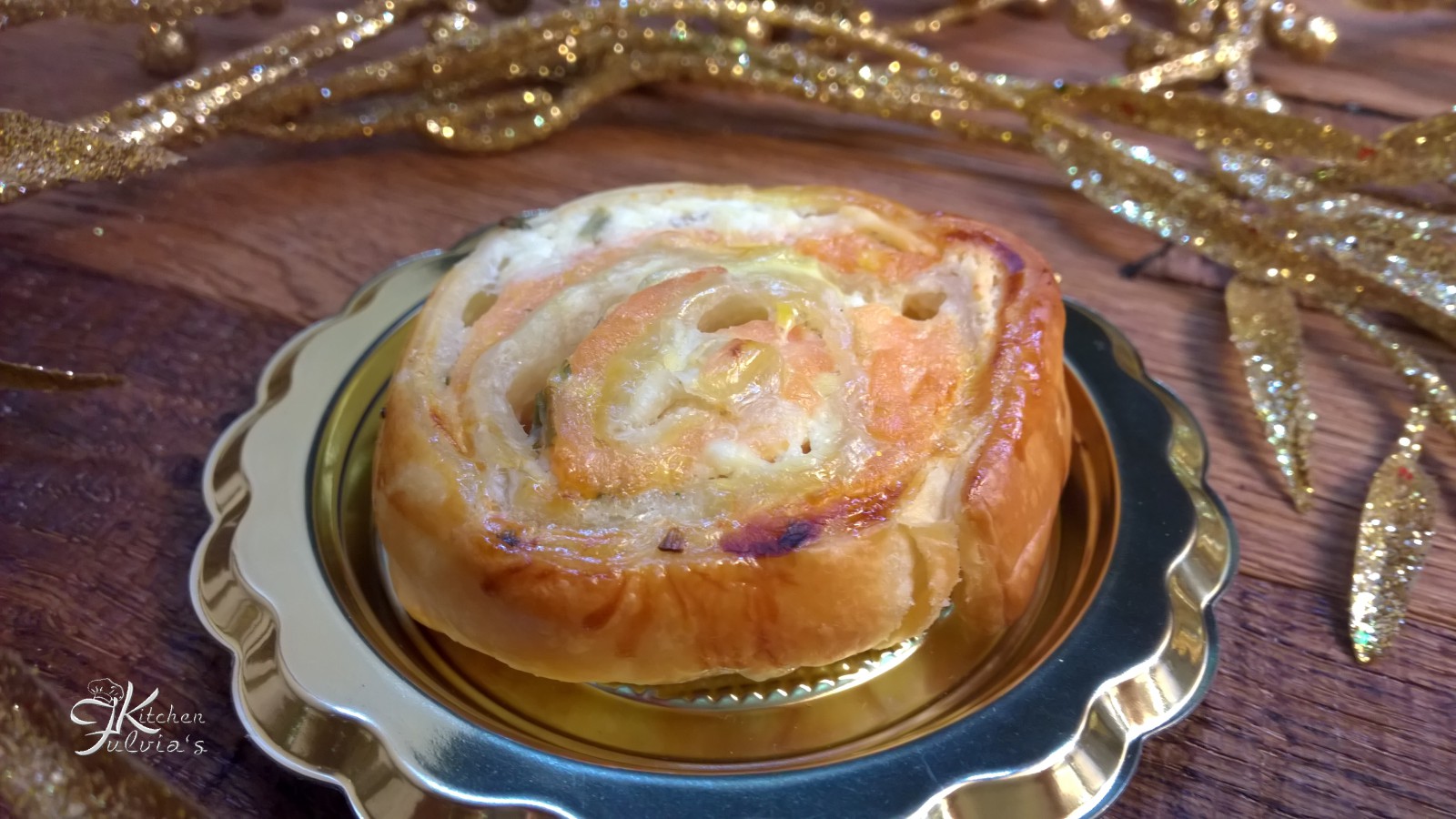 Girelle di sfoglia al salmone affumicato