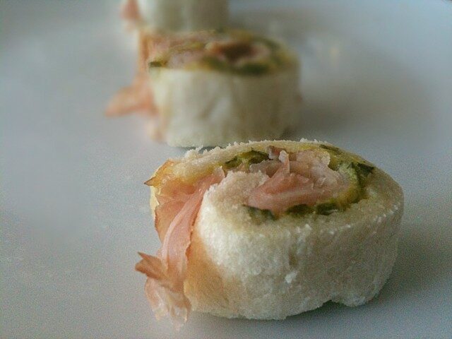 Girelle salate con zucchine e prosciutto