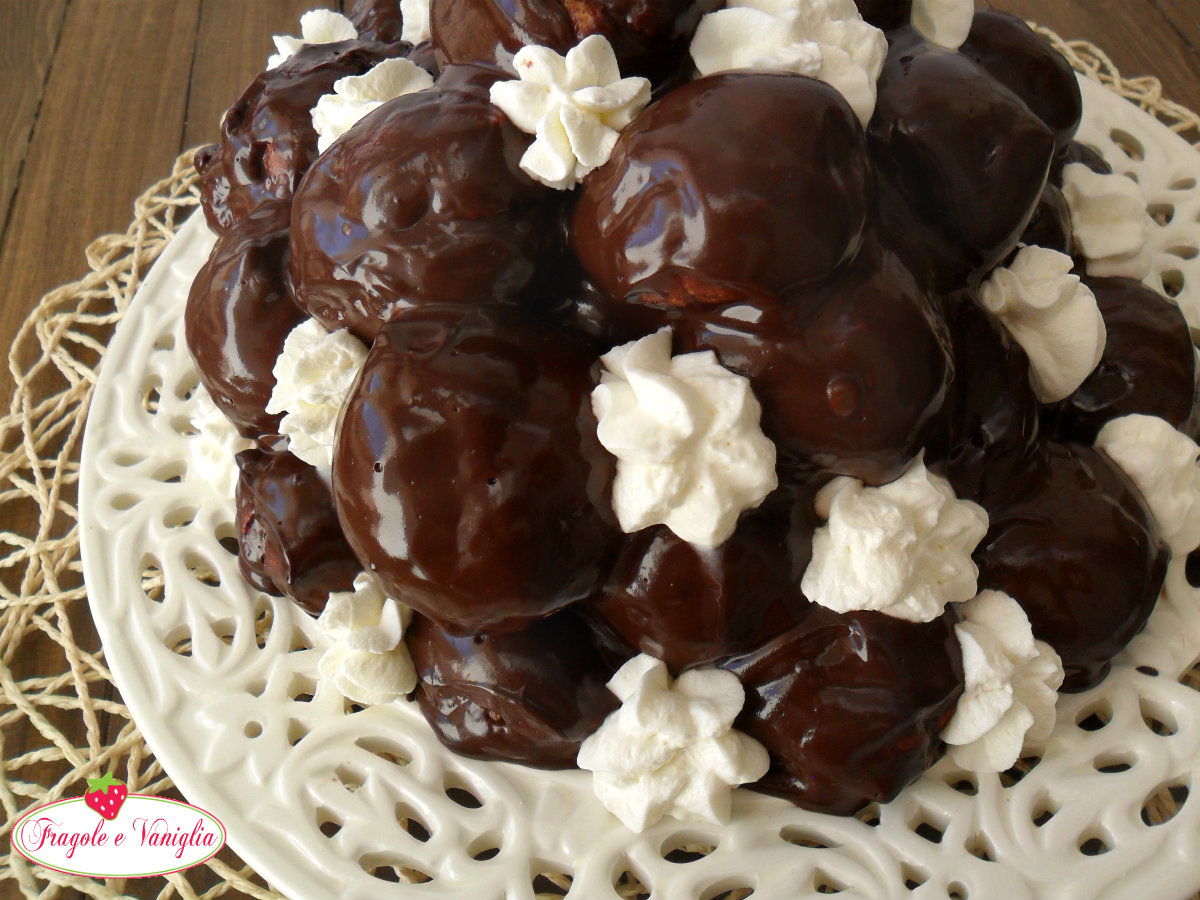 Glassa al Cioccolato per Profiteroles
