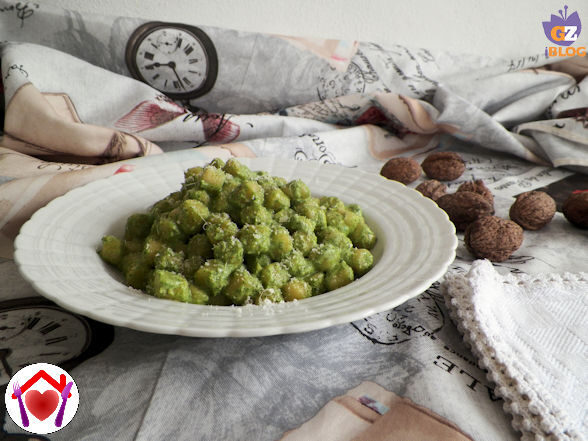 Gnocchetti al pesto di spinaci novelli