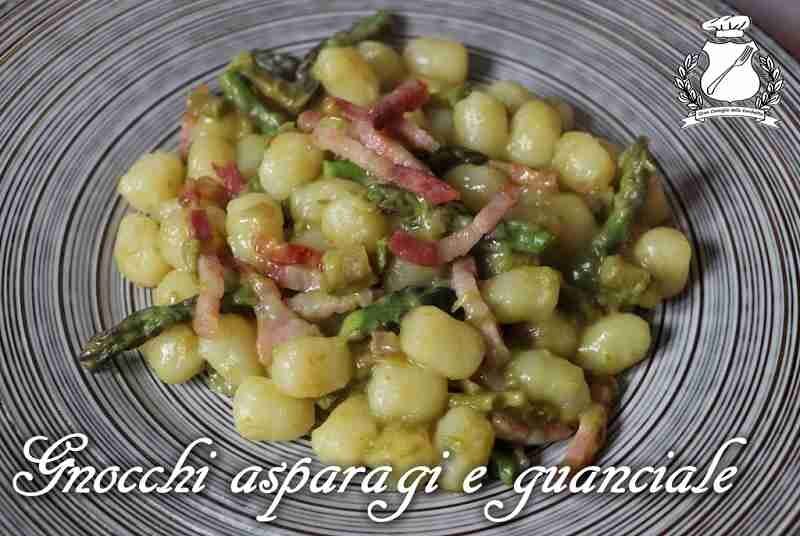 Gnocchetti con asparagi e guanciale