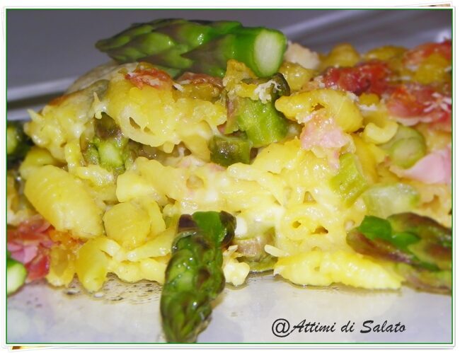 Gnocchetti sardi al forno con zafferano e asparagi