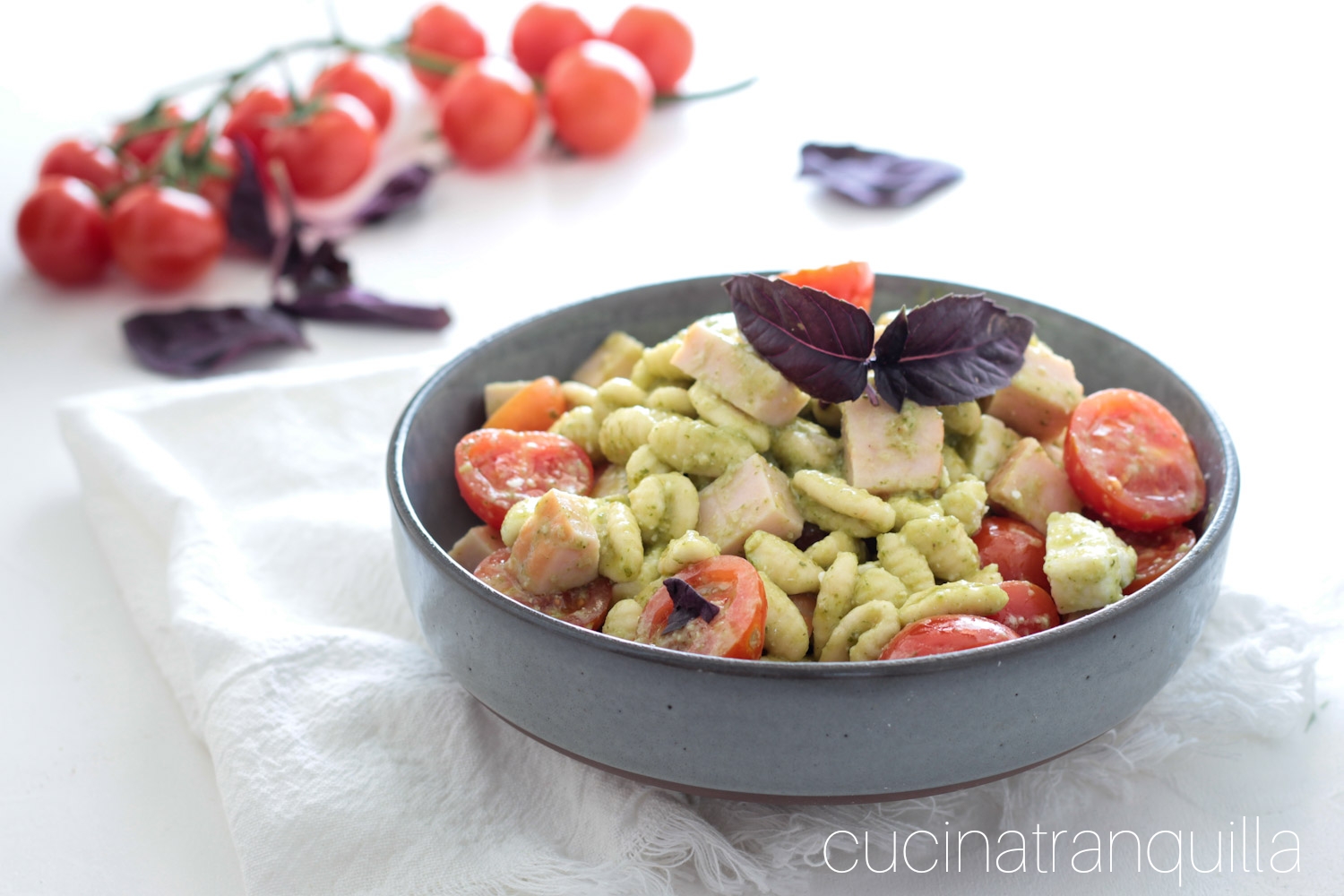 Gnocchetti sardi pesto e pomodorini
